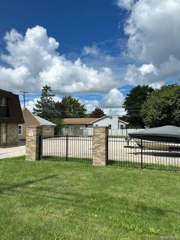 1724 S Custer Road, Monroe, MI 48161