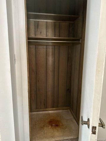 1724 S Custer Road, Monroe, MI 48161