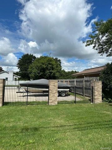 1724 S Custer Road, Monroe, MI 48161