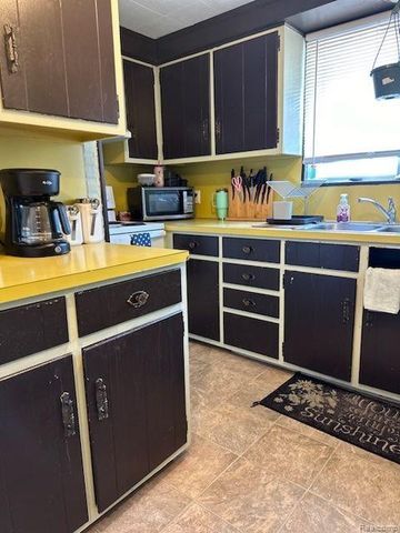 1724 S Custer Road, Monroe, MI 48161