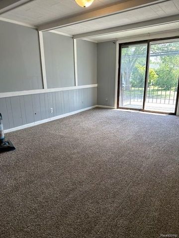 1724 S Custer Road, Monroe, MI 48161