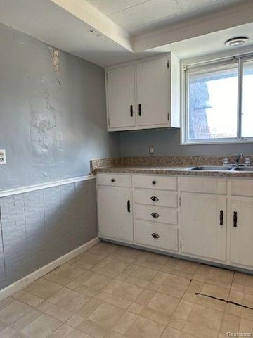 1724 S Custer Road, Monroe, MI 48161