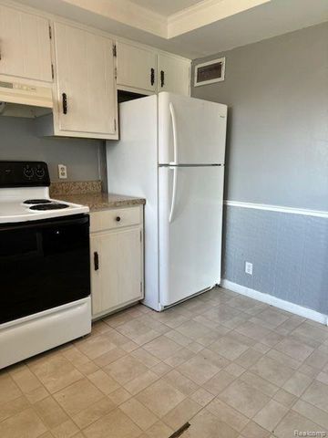 1724 S Custer Road, Monroe, MI 48161