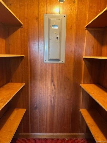 1724 S Custer Road, Monroe, MI 48161