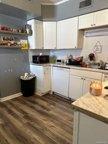 1724 S Custer Road, Monroe, MI 48161