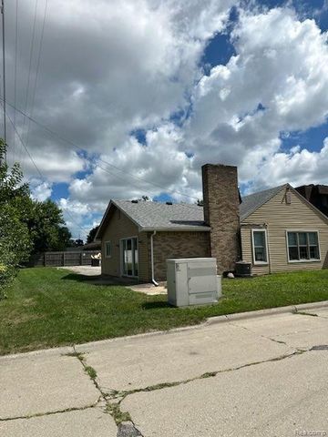 1724 S Custer Road, Monroe, MI 48161