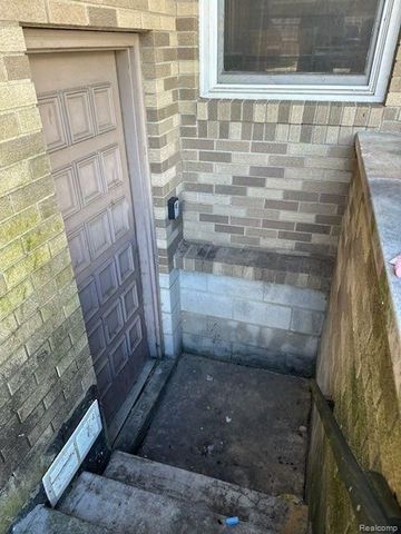 1724 S Custer Road, Monroe, MI 48161