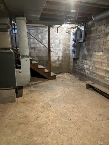 1724 S Custer Road, Monroe, MI 48161