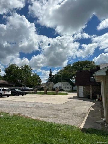 1724 S Custer Road, Monroe, MI 48161