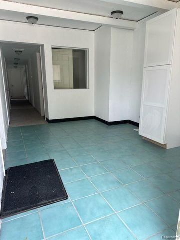 1724 S Custer Road, Monroe, MI 48161