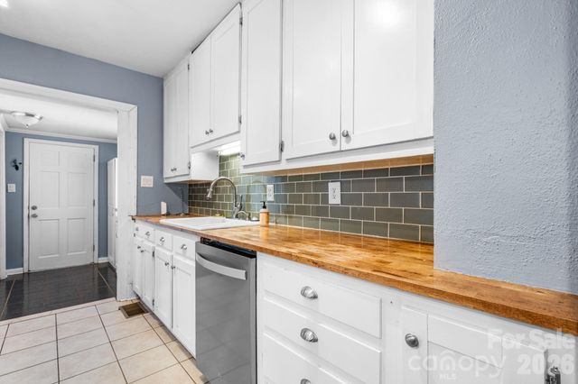 1339 11th Street NW, Hickory, NC 28601