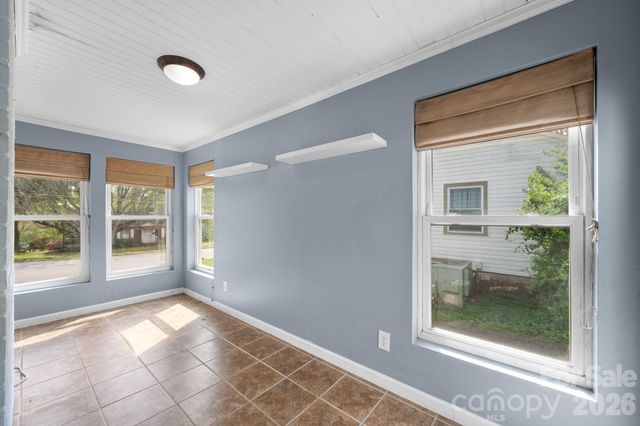 1339 11th Street NW, Hickory, NC 28601