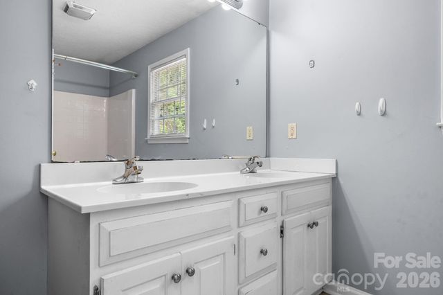 1339 11th Street NW, Hickory, NC 28601
