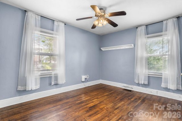 1339 11th Street NW, Hickory, NC 28601