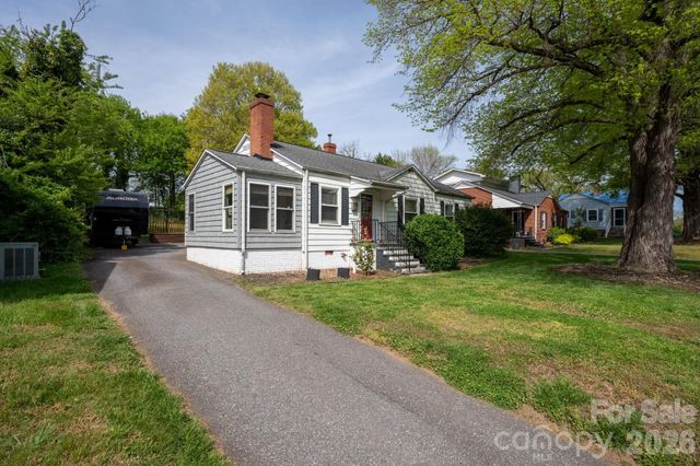 1339 11th Street NW, Hickory, NC 28601