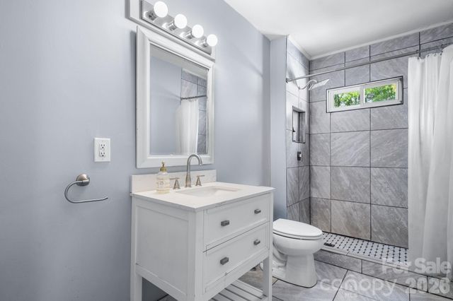 1339 11th Street NW, Hickory, NC 28601