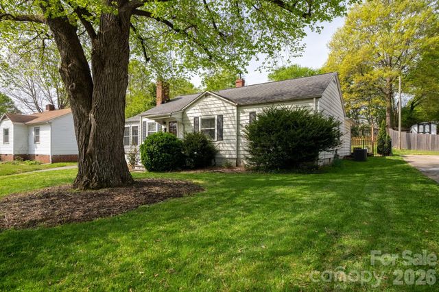 1339 11th Street NW, Hickory, NC 28601