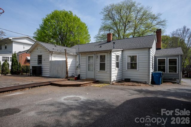 1339 11th Street NW, Hickory, NC 28601