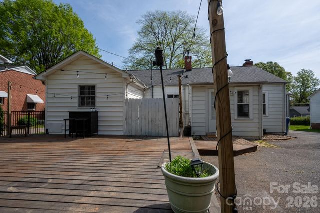 1339 11th Street NW, Hickory, NC 28601