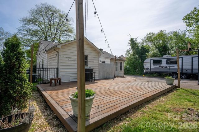 1339 11th Street NW, Hickory, NC 28601