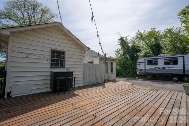 1339 11th Street NW, Hickory, NC 28601
