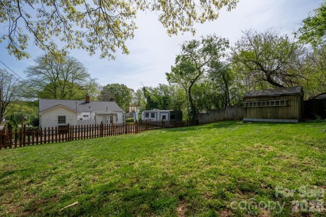 1339 11th Street NW, Hickory, NC 28601
