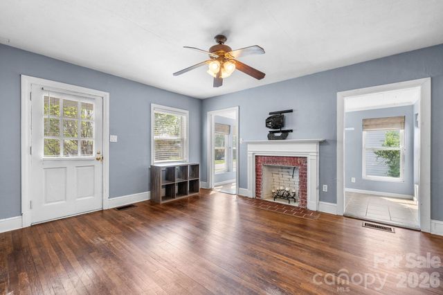1339 11th Street NW, Hickory, NC 28601