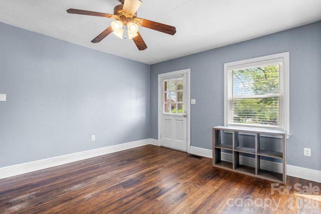 1339 11th Street NW, Hickory, NC 28601