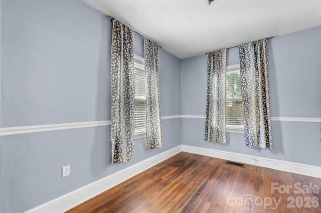 1339 11th Street NW, Hickory, NC 28601