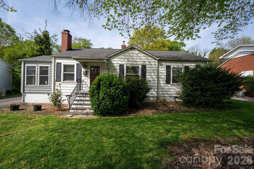 1339 11th Street NW, Hickory, NC 28601