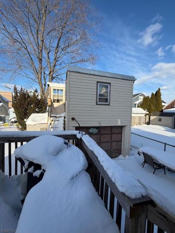 318 Dewitt St, Linden City, NJ 07036