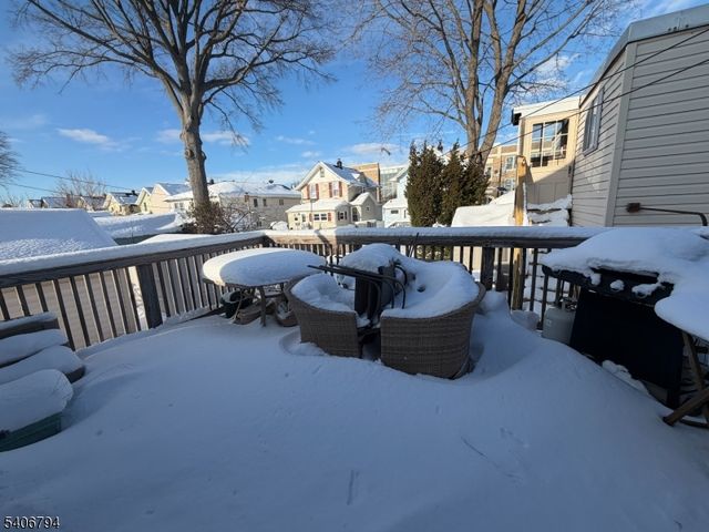 318 Dewitt St, Linden City, NJ 07036