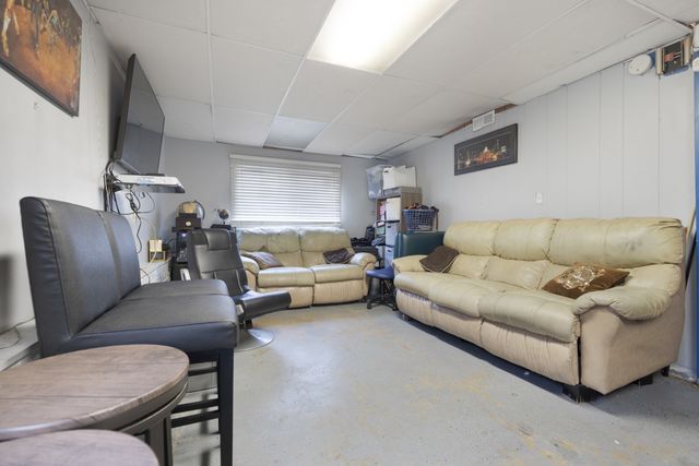 17481 Eastgate Drive, Country Club Hills, IL 60478