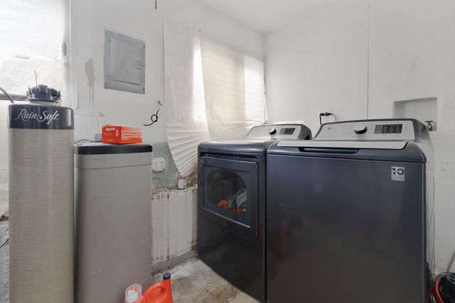 17481 Eastgate Drive, Country Club Hills, IL 60478