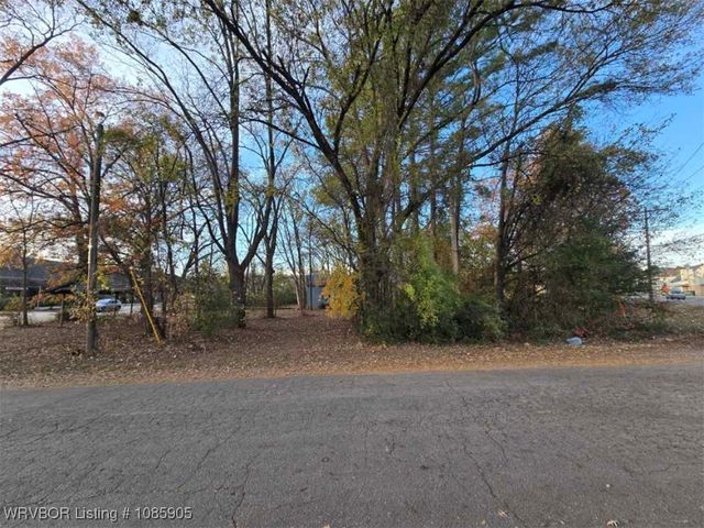 319 S 9th Street, Van Buren, AR 72956