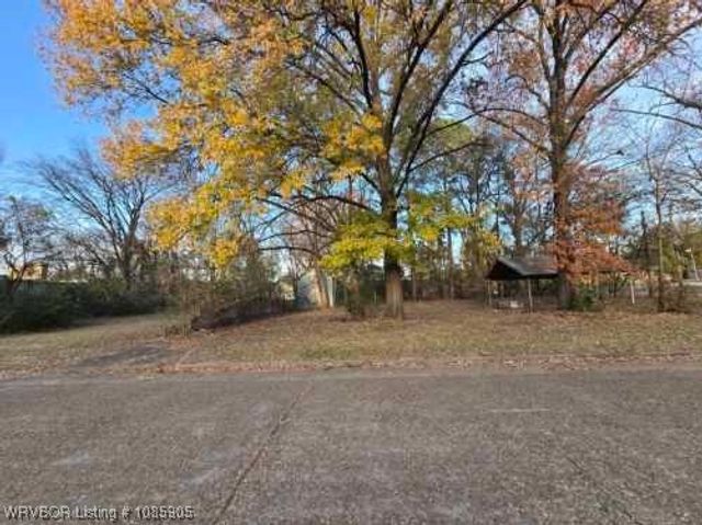 319 S 9th Street, Van Buren, AR 72956