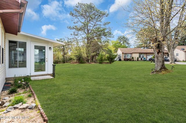 20 Amesbury Road B, Whiting, NJ 08759