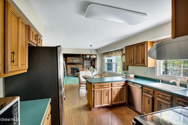 24 Huntwood Drive, Clifton Park, NY 12065