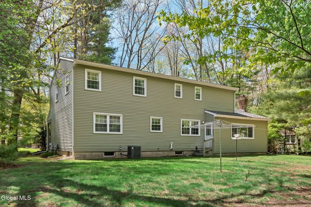 24 Huntwood Drive, Clifton Park, NY 12065