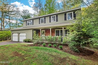 24 Huntwood Drive, Clifton Park, NY 12065