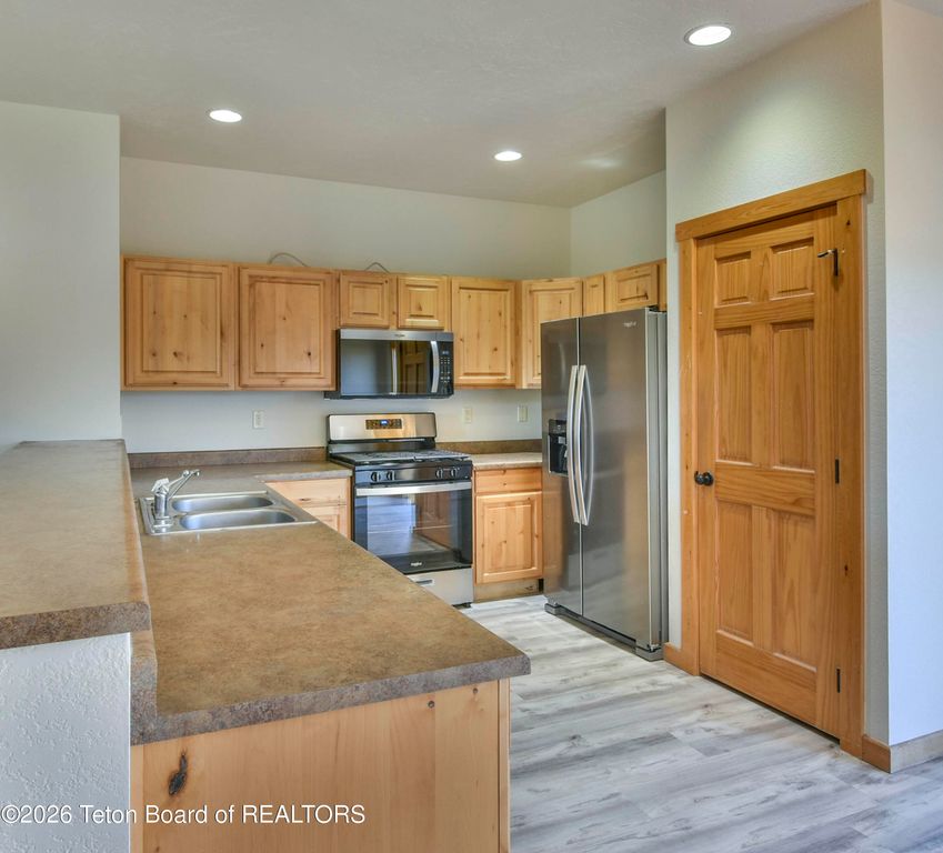 815 DRIFTWOOD Street, Pinedale, WY 82941 photo 4