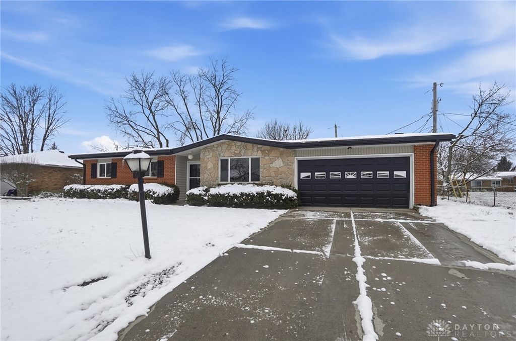 302 Highland Drive, Englewood, OH 45322