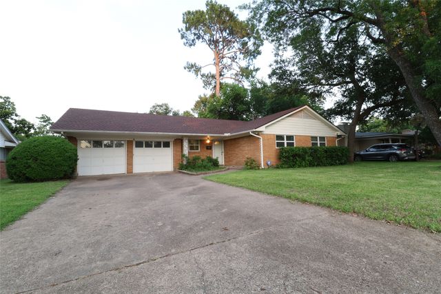 1009 Forrest Drive, Arlington, TX 76012