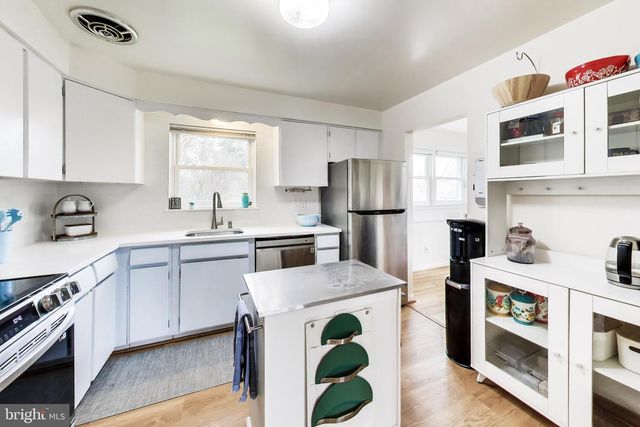 2319 N ROOSEVELT ST, Arlington, VA 22205