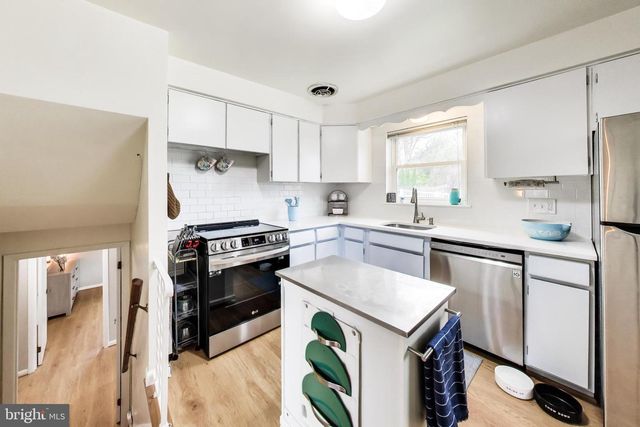 2319 N ROOSEVELT ST, Arlington, VA 22205