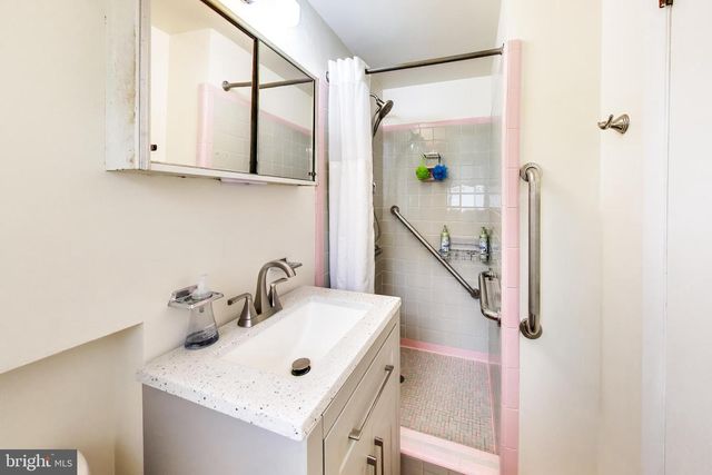 2319 N ROOSEVELT ST, Arlington, VA 22205