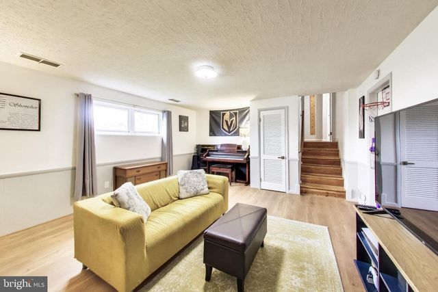 2319 N ROOSEVELT ST, Arlington, VA 22205