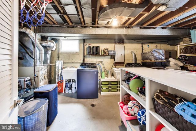 2319 N ROOSEVELT ST, Arlington, VA 22205