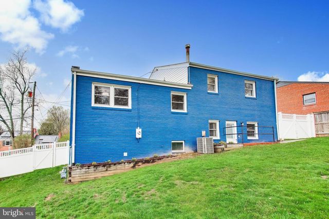 2319 N ROOSEVELT ST, Arlington, VA 22205