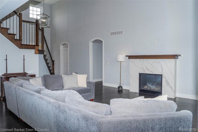 329 Baintree Boulevard, Brighton, MI 48114